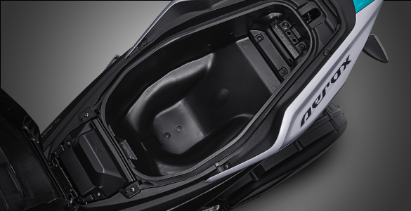 Desain bagasi yang luas dapat memuat berbagai perlengkapan berkendara Anda.