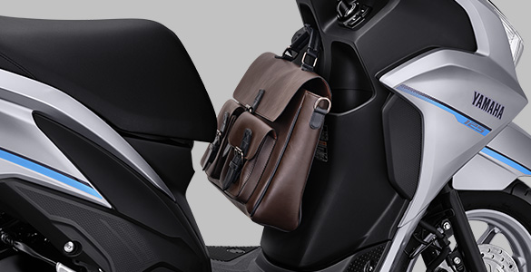 Ruang pijakan kaki yang luas sehingga membuat berkendara semakin nyaman.